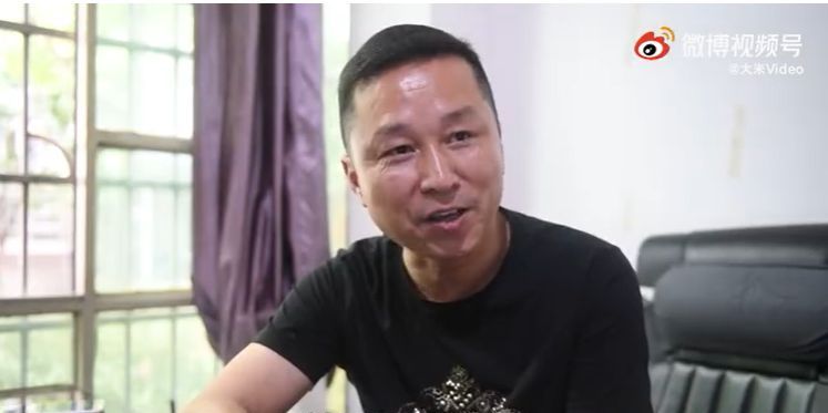 中年人转行网约车_银行行长送外卖_开网约车也能送外卖